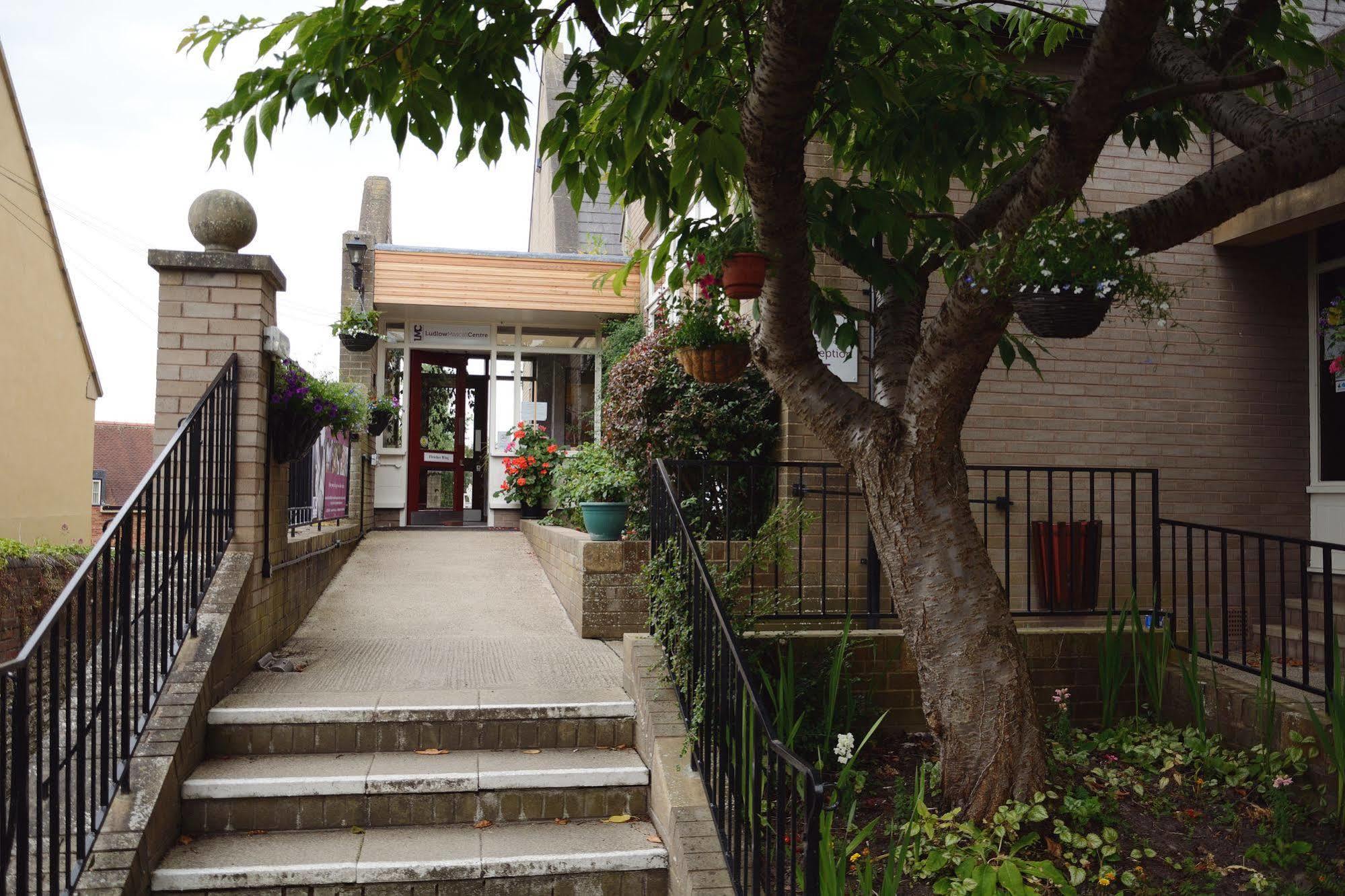 Ludlow Mascall Centre エクステリア 写真